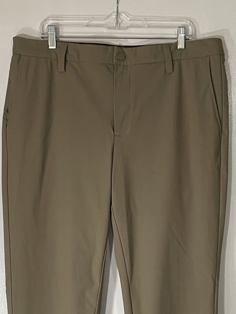 Dockers Men’s Khaki Flat Front Pants Size 36x30 Slim Wrinkle Resistant Poly